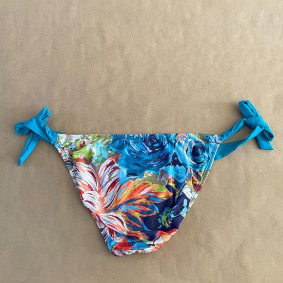 2 piece Bikini small/medium size - Picture 6 of 12